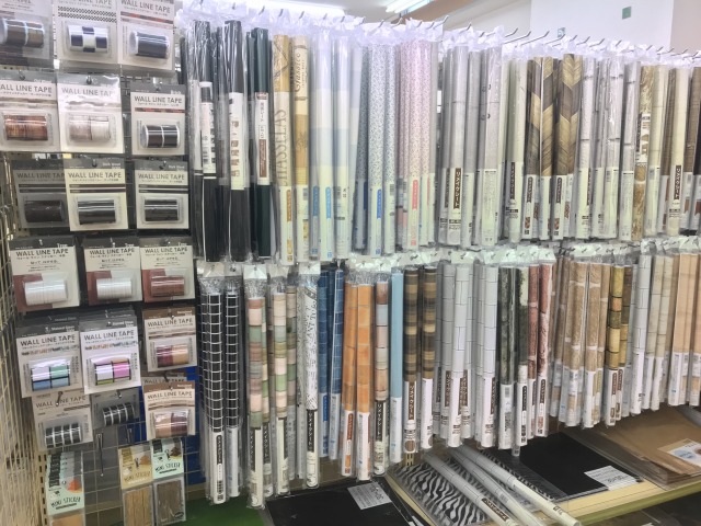 まるで新品 カラーボックスにリメイクシートを貼って気分転換 メモっとこ