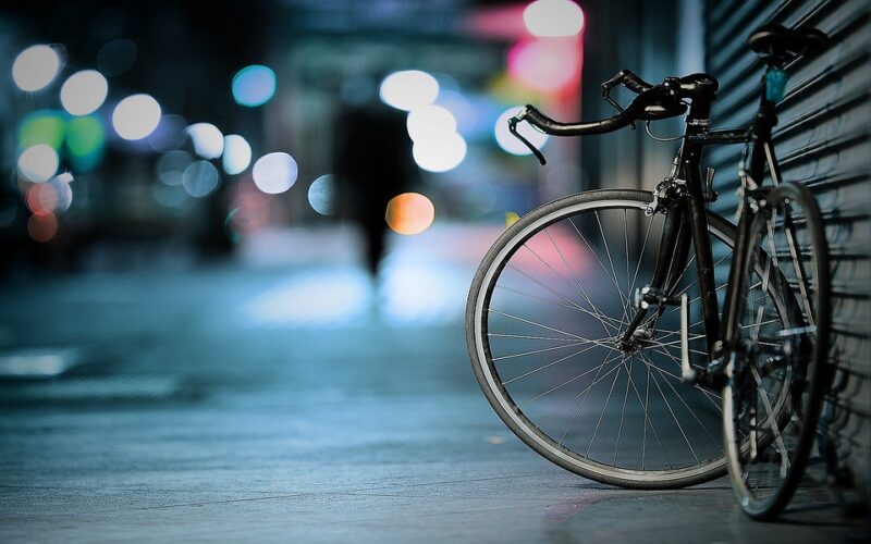 自転車の雨ざらしマンションでできる対策４選 カバーや置き方ひと工夫 メモっとこ